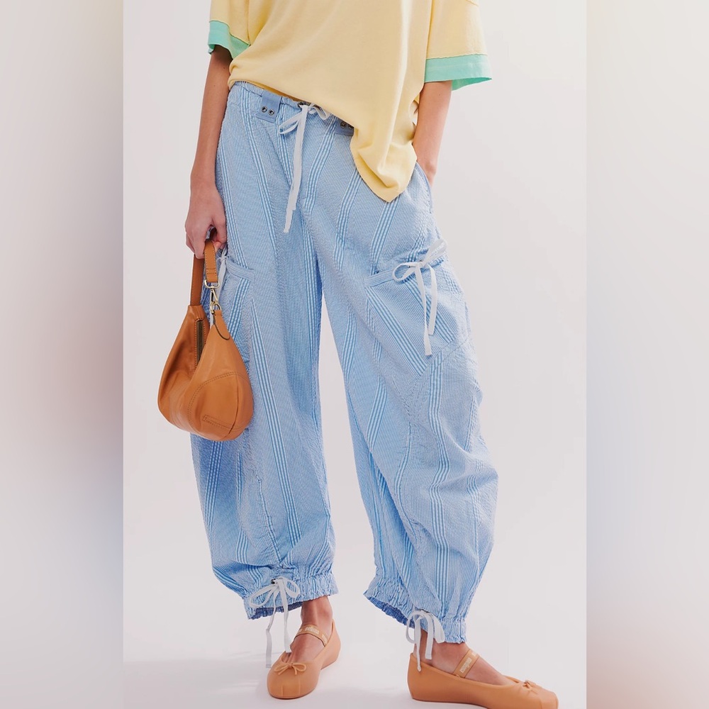 Free People “Outta Sight” Parachute Pants – Blue & White Stripe (Size Large)